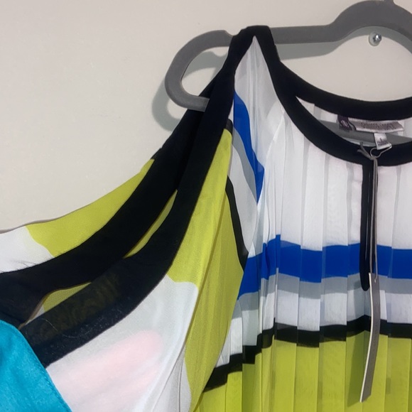 Jennifer Lopez ribbed color block blouse - Picture 7 of 9